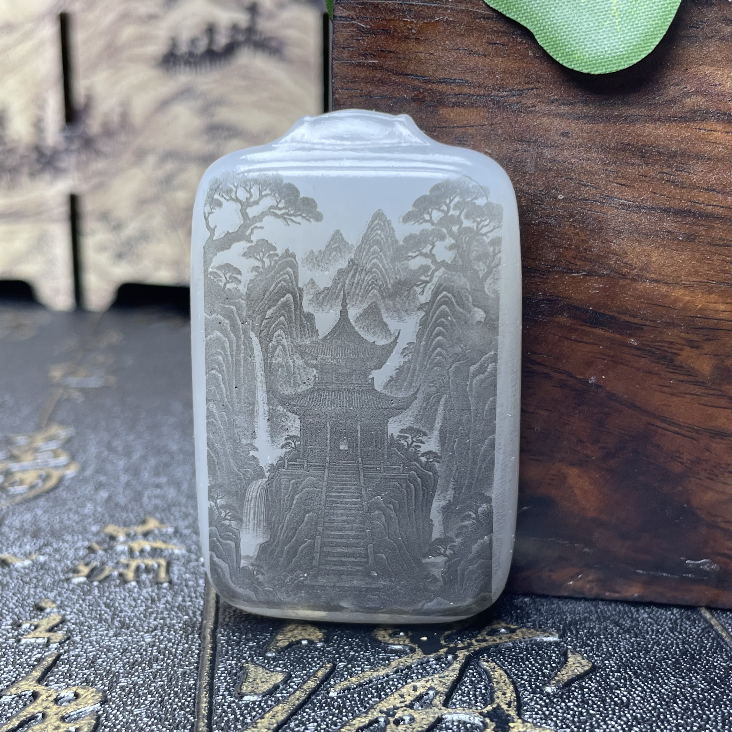 新疆和田玉山水牌羊脂级挂件吊坠 纯手工双面精工雕刻 安居乐业