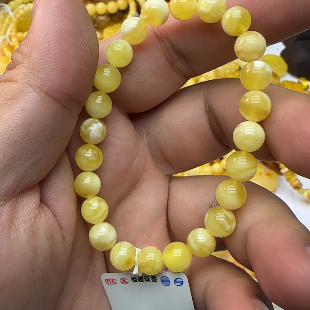 琥珀未镶嵌裸石6.24克7.9mm