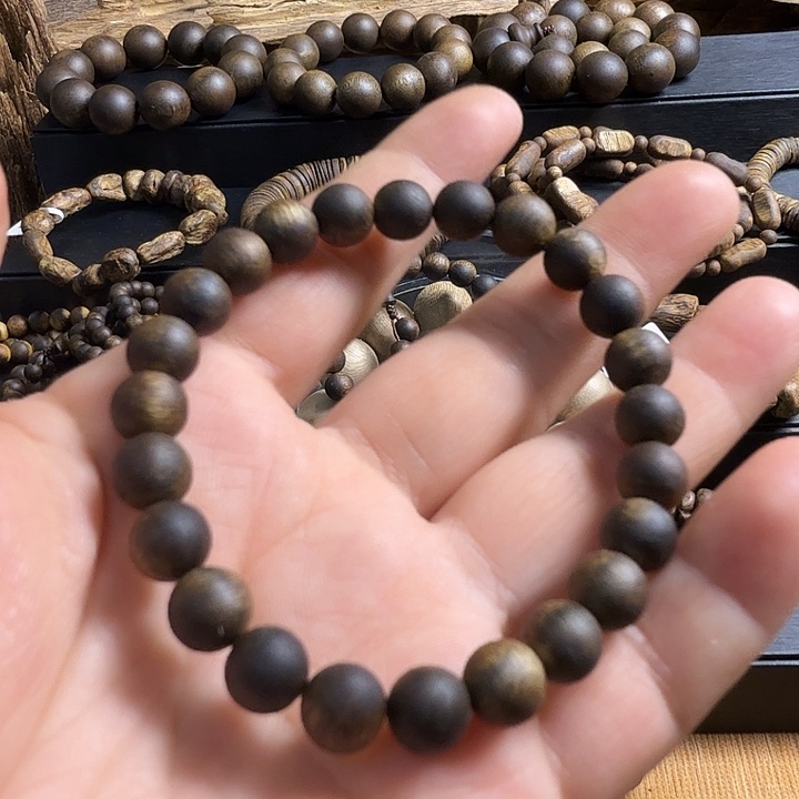 沉香碎屑沉香海南沉水树心高货0.8大➕碎屑多样性发一