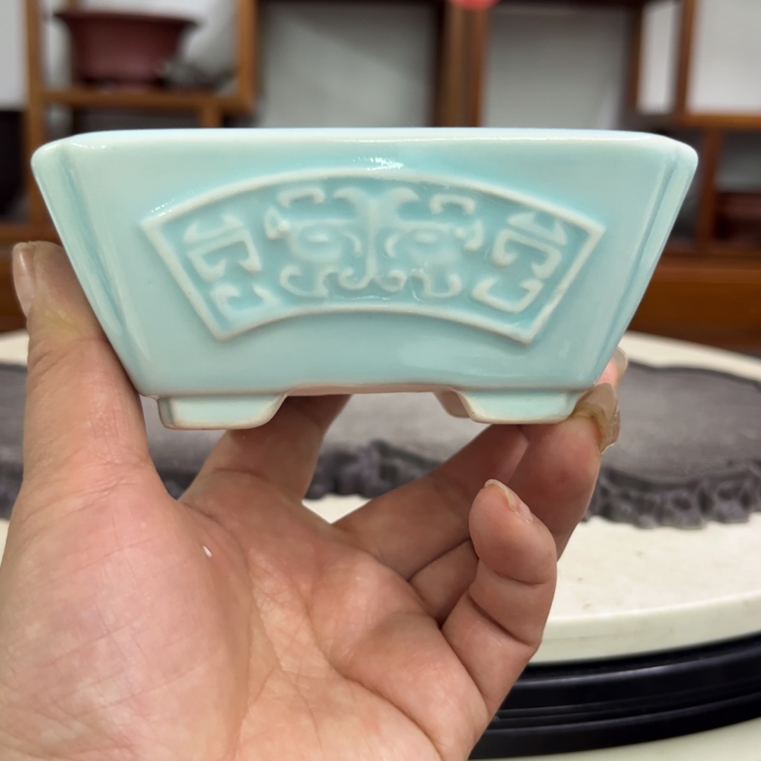 紫砂花盆瑕疵4.5-11-8。。。