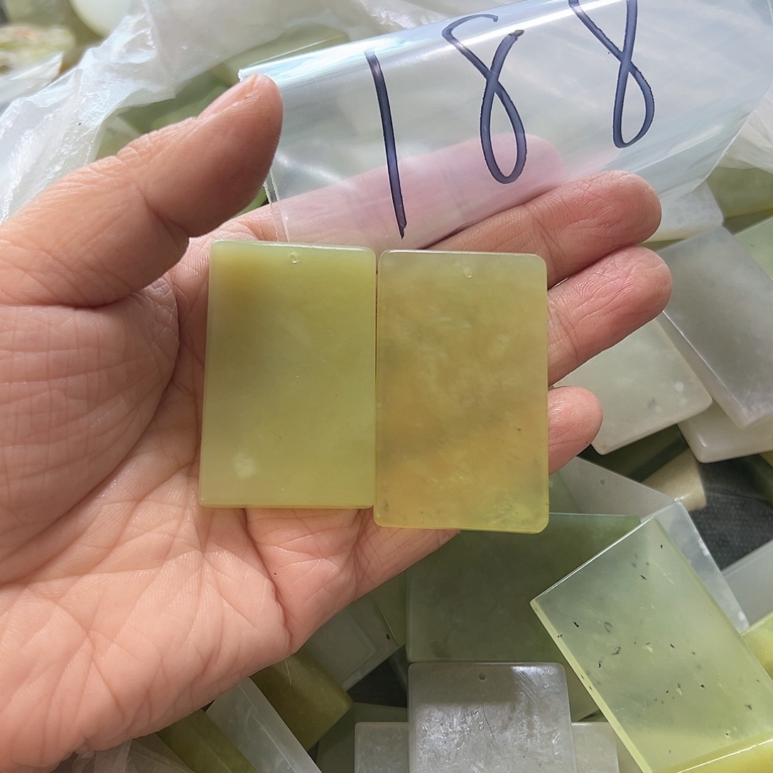 蛇纹石玉颈饰未镶嵌馨*188