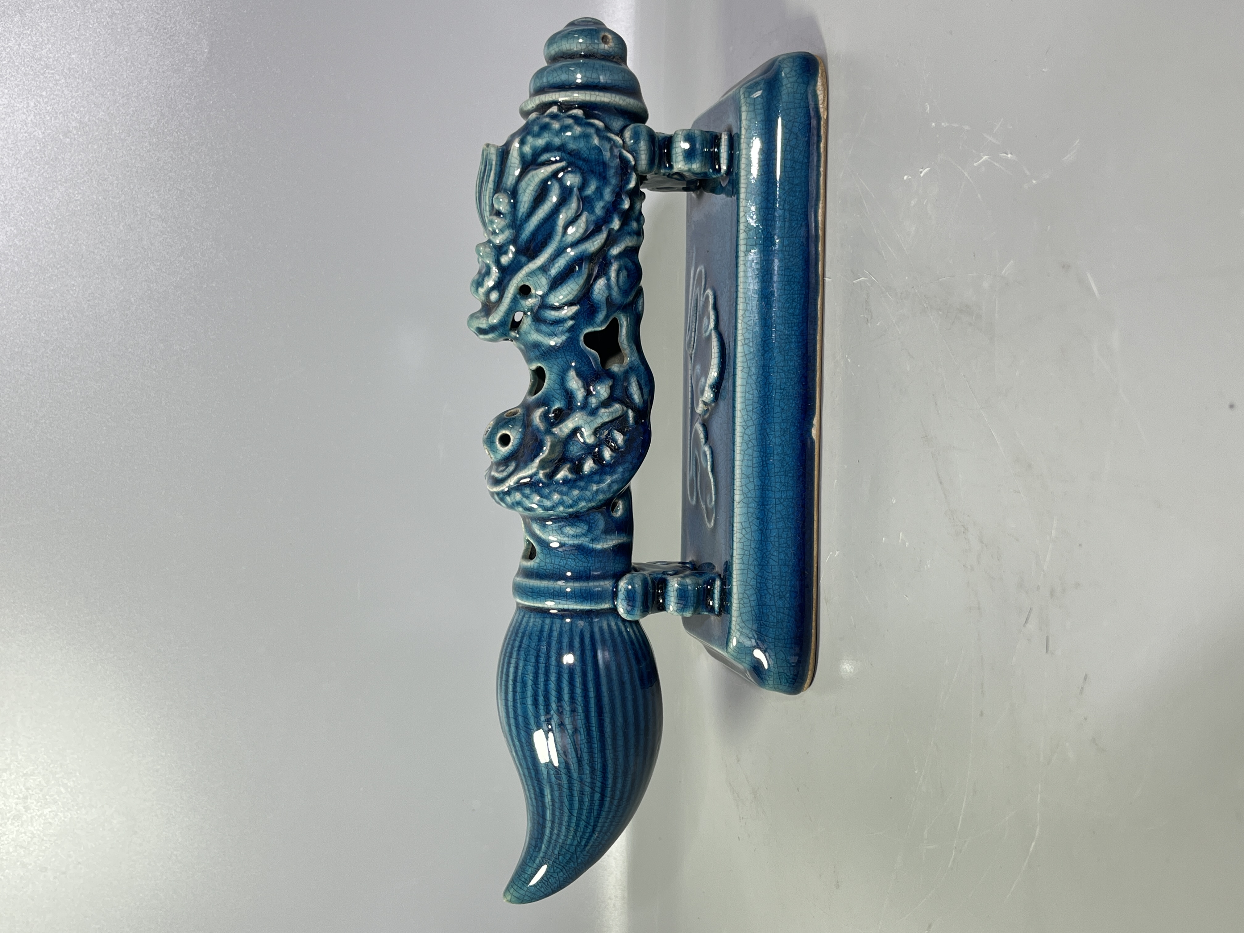 柴窑孔雀蓝釉龙纹毛笔，喜欢可私聊或拍下！