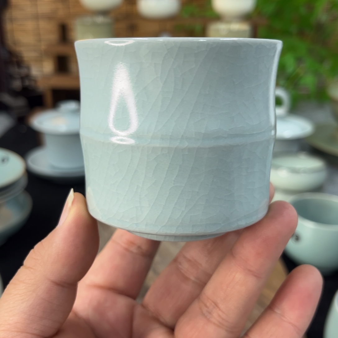 杯仿古月白竹节杯，一级品。