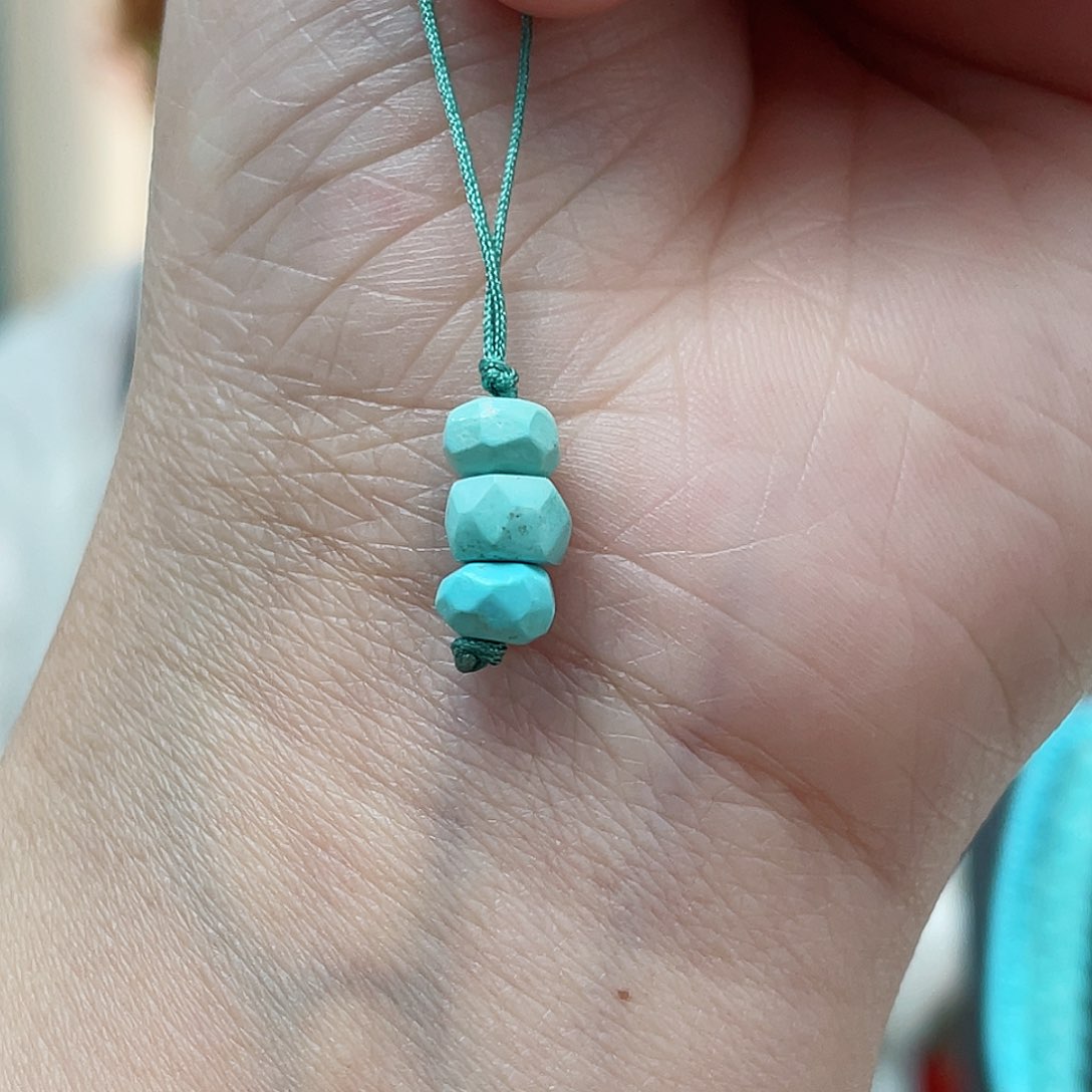 绿松石颈饰未镶嵌