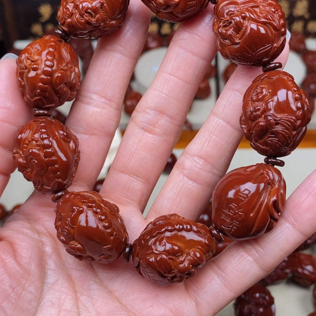 橄榄核吊坠刘*金财神，