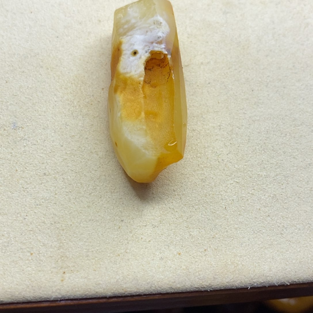 琥珀颈饰未镶嵌手*梨