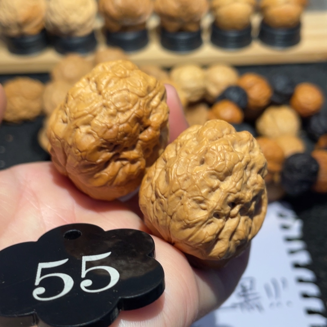 灭霸核桃39 微彩。 