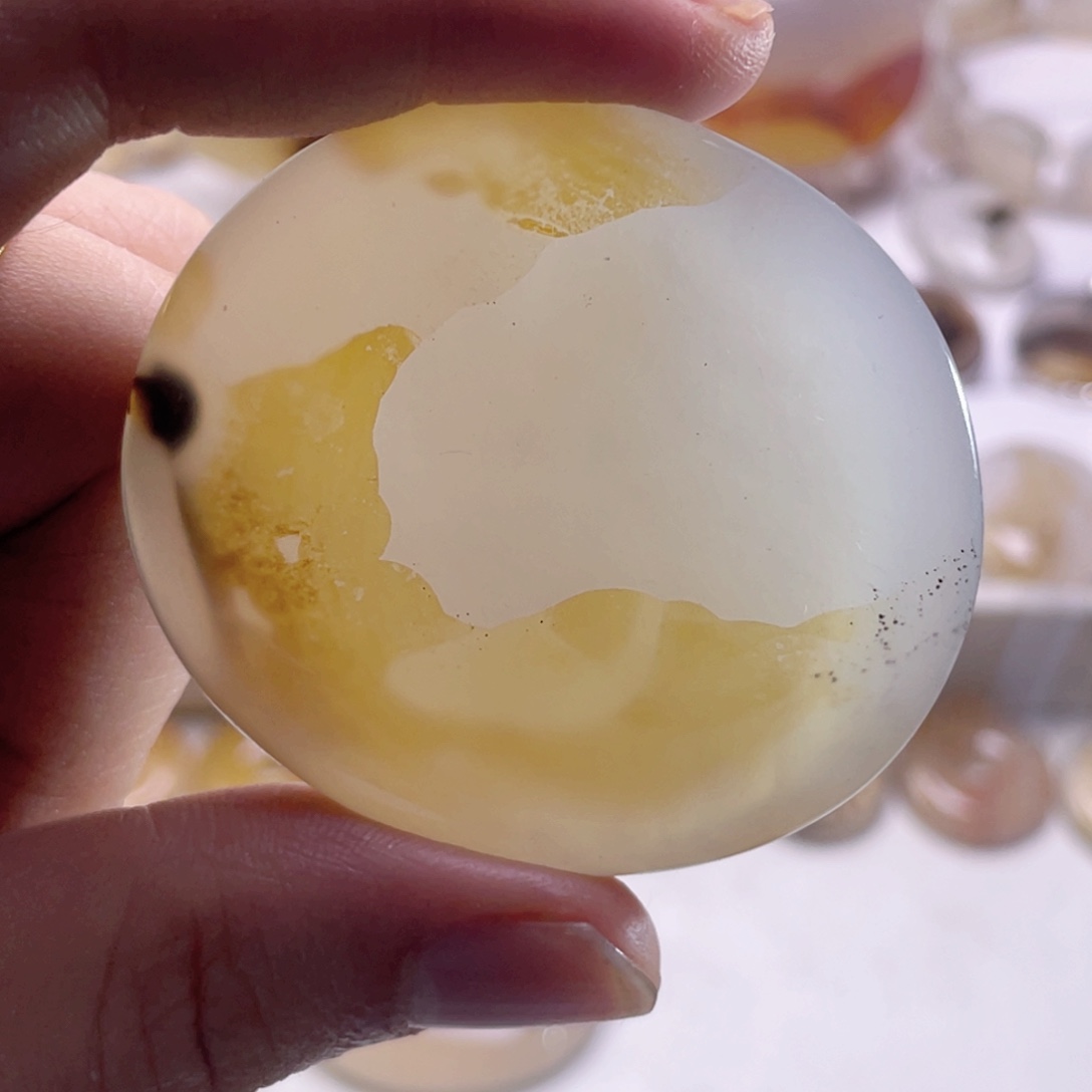 玛瑙/玉髓未镶嵌珠宝奇石