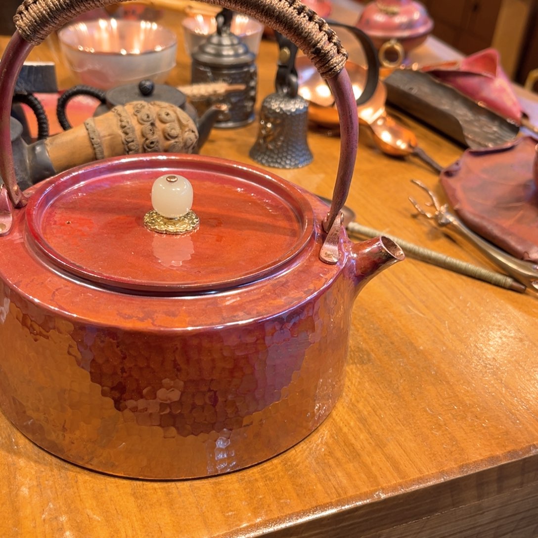 1200淬火色折楞壶手工锻打工艺