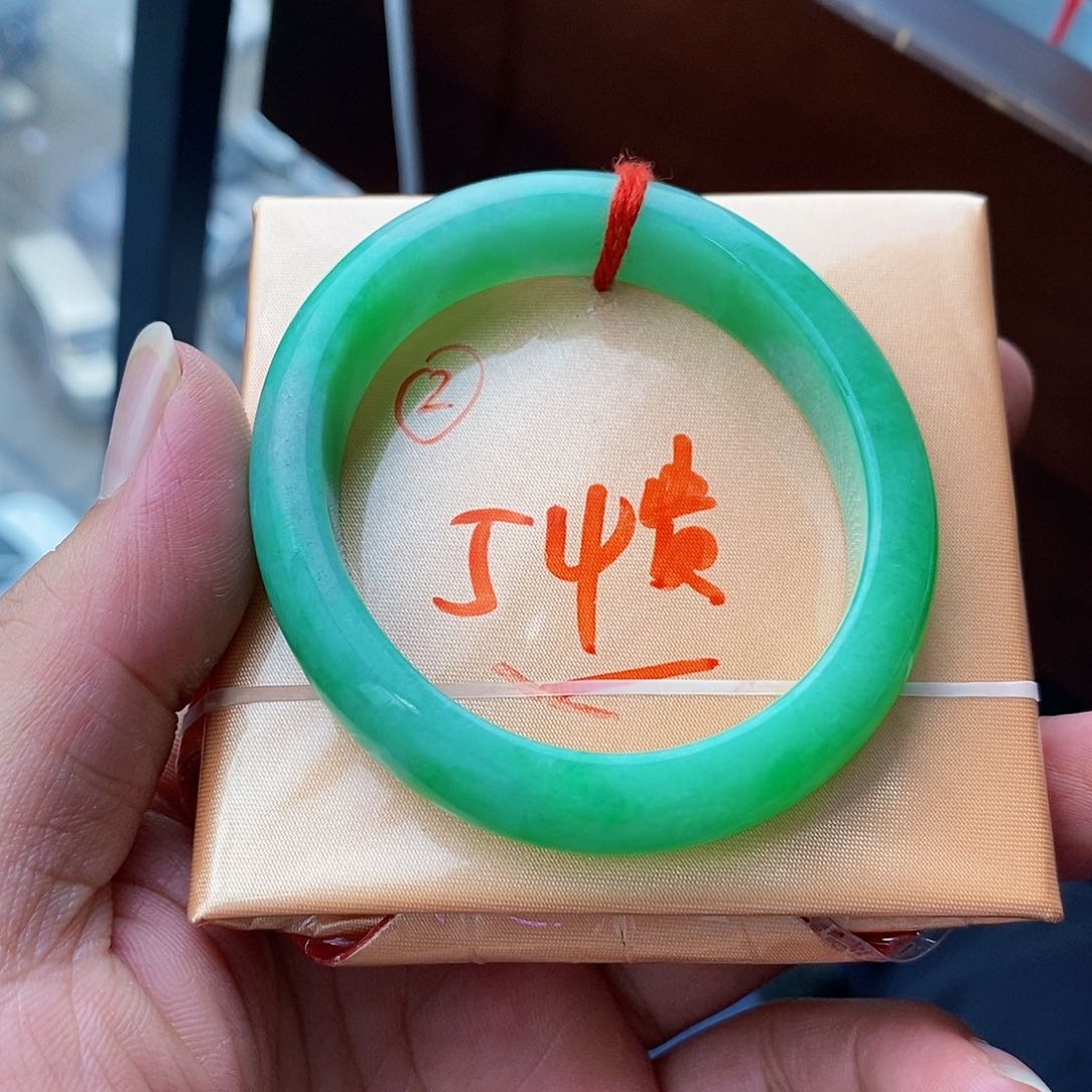 翡翠手镯未镶嵌2号链接