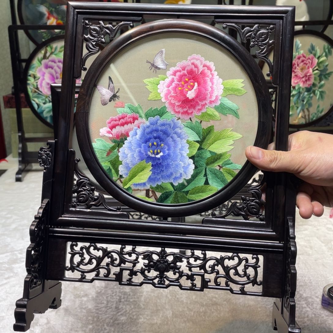 刺绣非遗传承摆件