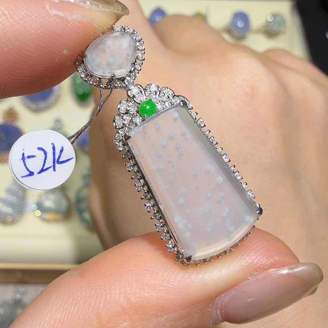 翡翠吊坠(不含链)18K金镶嵌