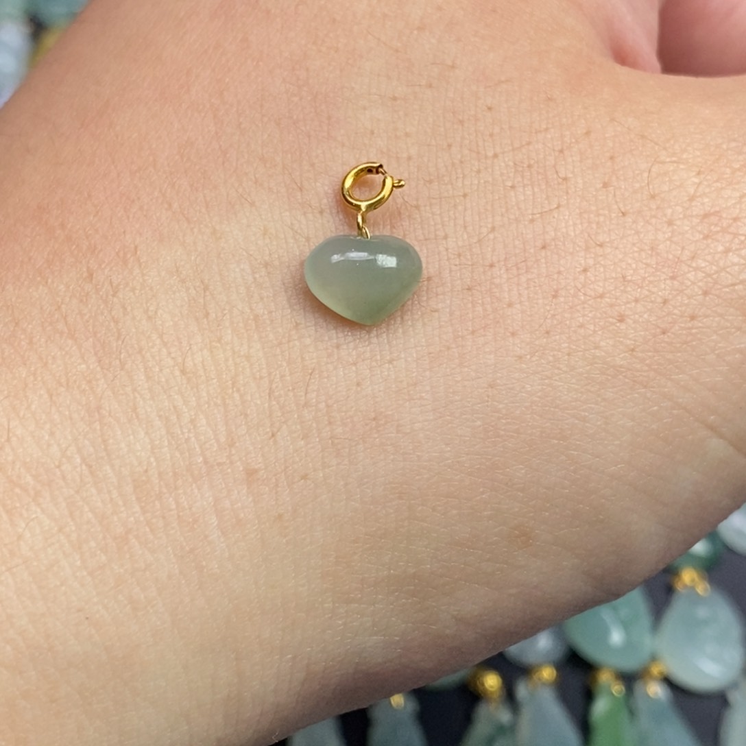 翡翠18K金镶嵌颈饰爱心12