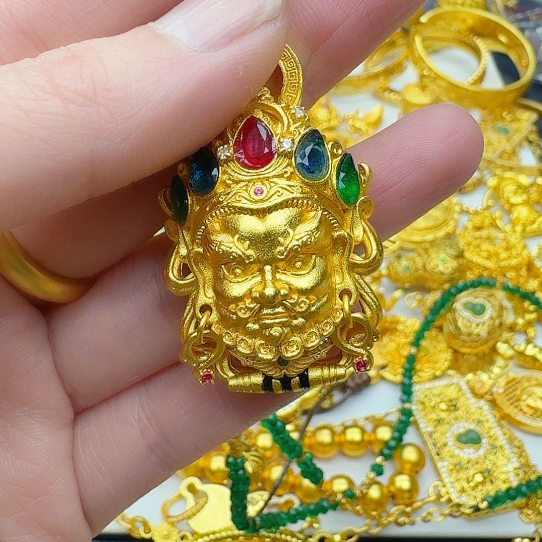 合金红绿点钻黄财神吊坠