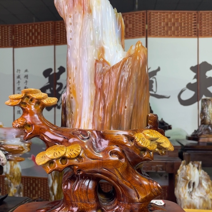 硅化玉未镶嵌珠宝奇石高43