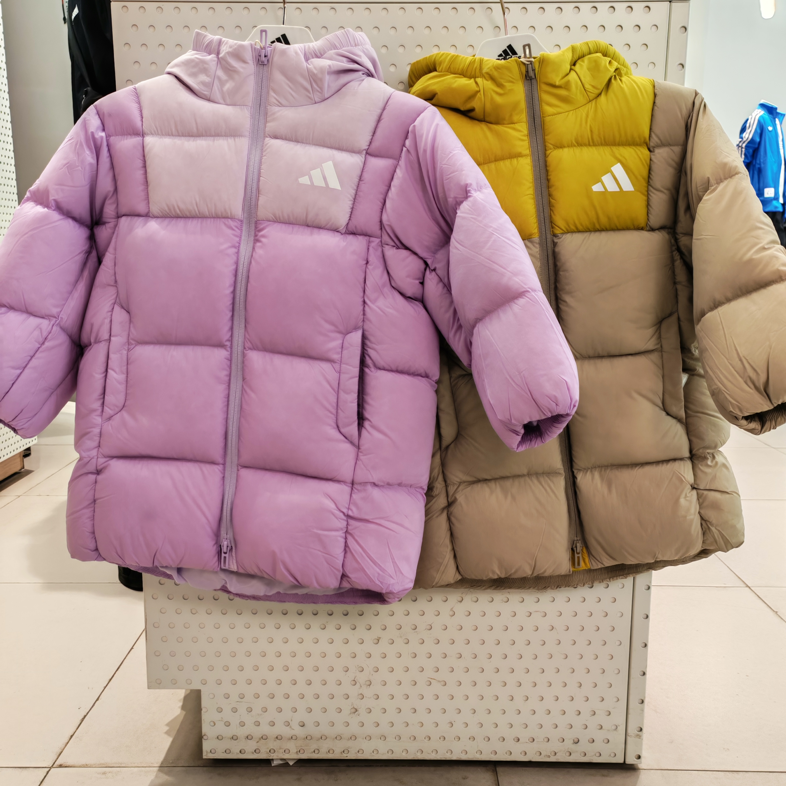 adidas/阿迪达斯儿童25冬男女小大童防风保暖羽绒服 KB5124