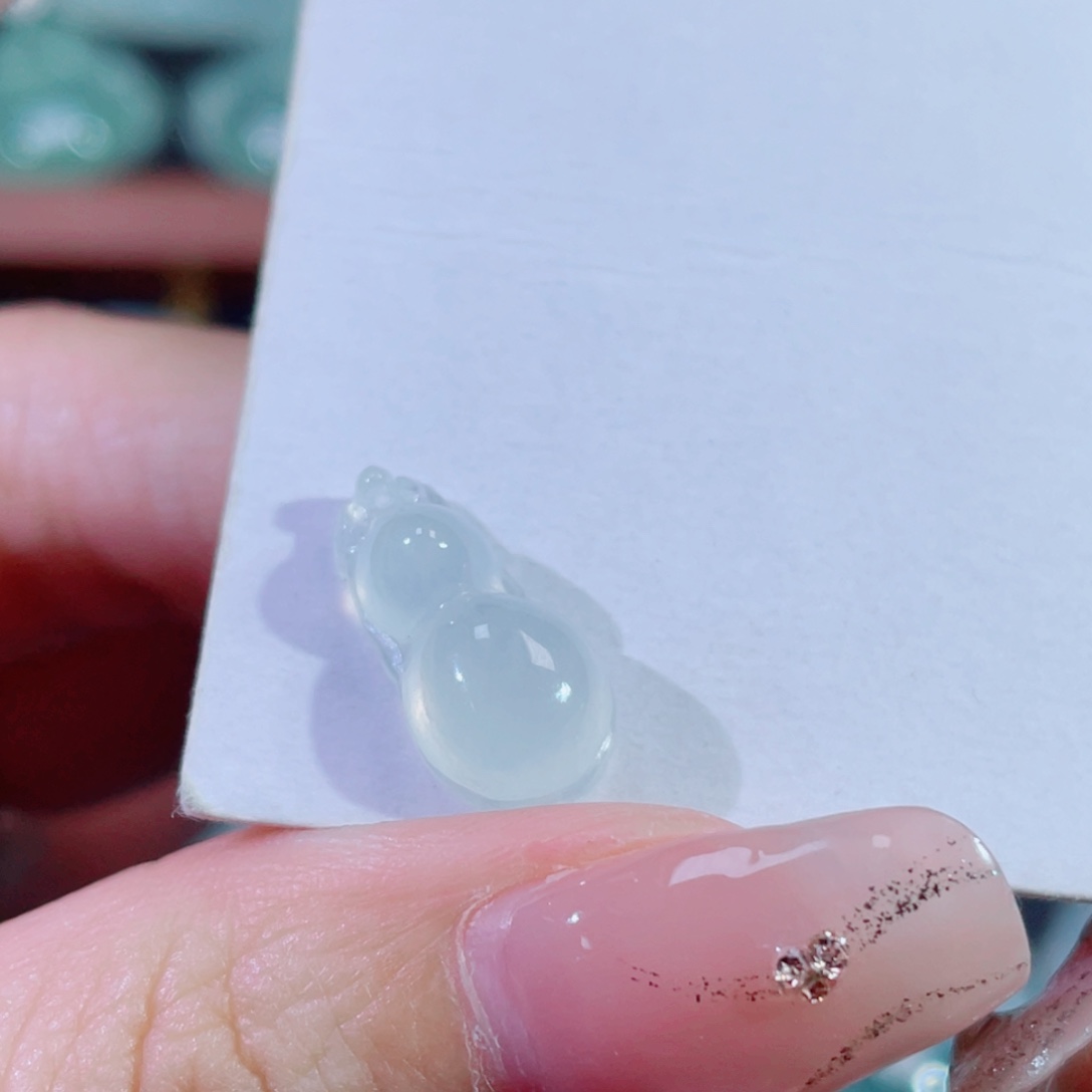 翡翠颈饰未镶嵌葫芦