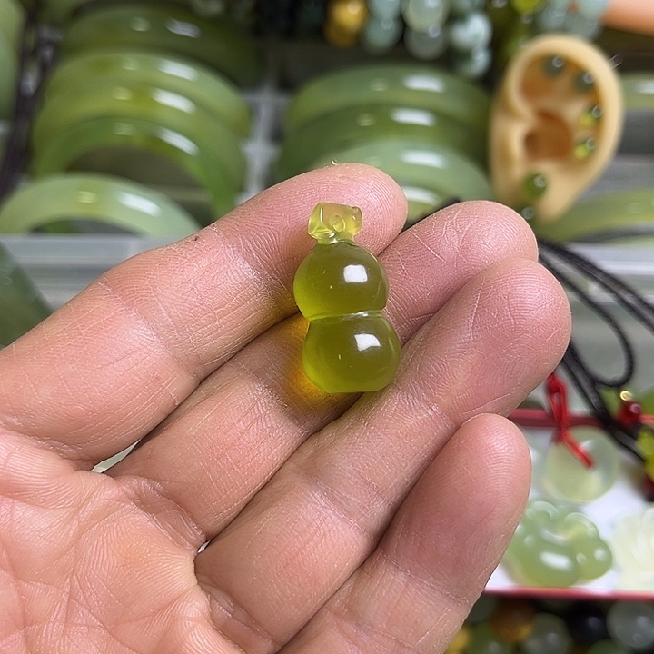 合金蛇纹石玉颈饰