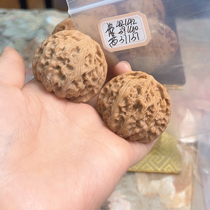 文玩核桃把件苹果园