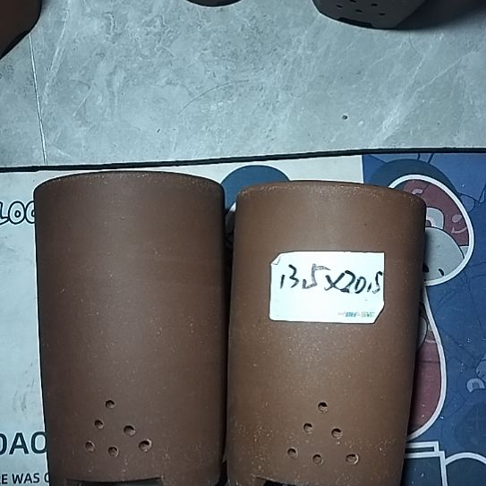 紫砂大笔筒两个微瑕