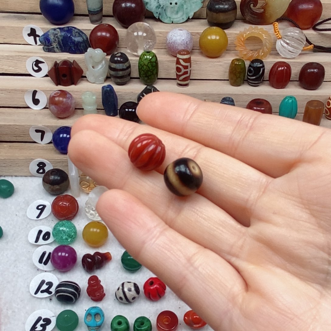 未镶嵌颈饰玛瑙/玉髓玉*玊