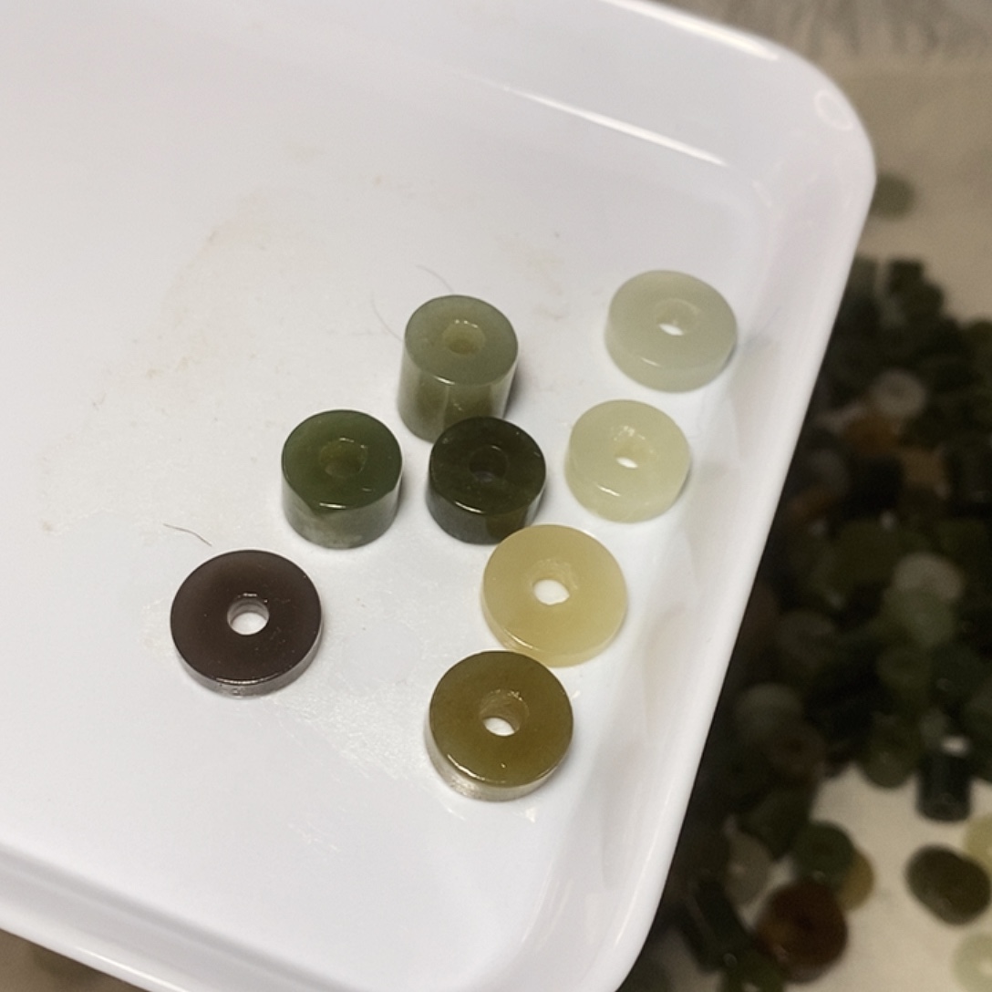 和田玉未镶嵌手链瑕疵品处理不退不换