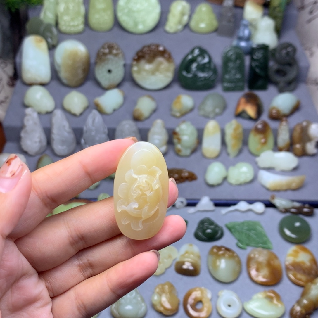 和田玉未镶嵌挂件