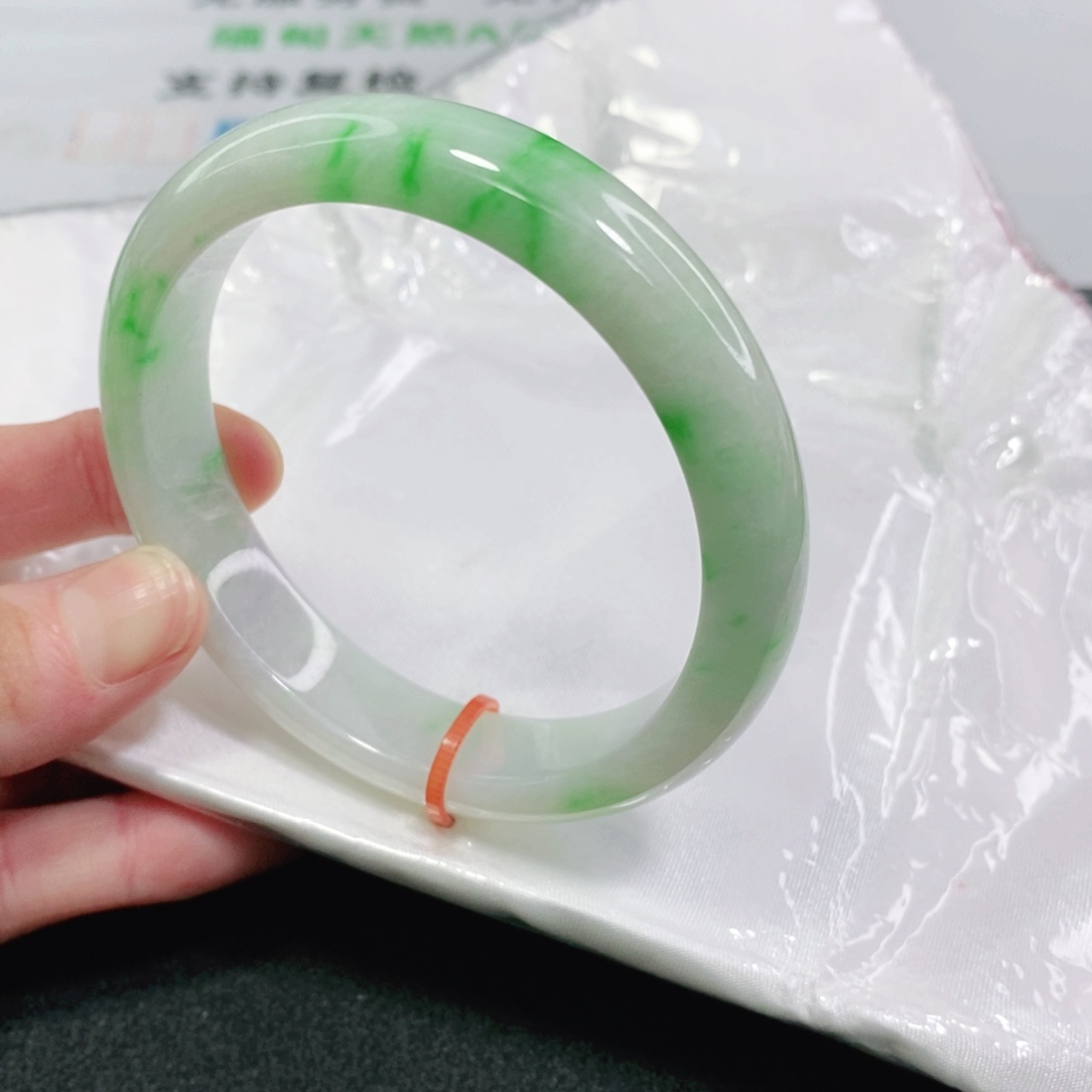 翡翠手镯未镶嵌565756575657565756