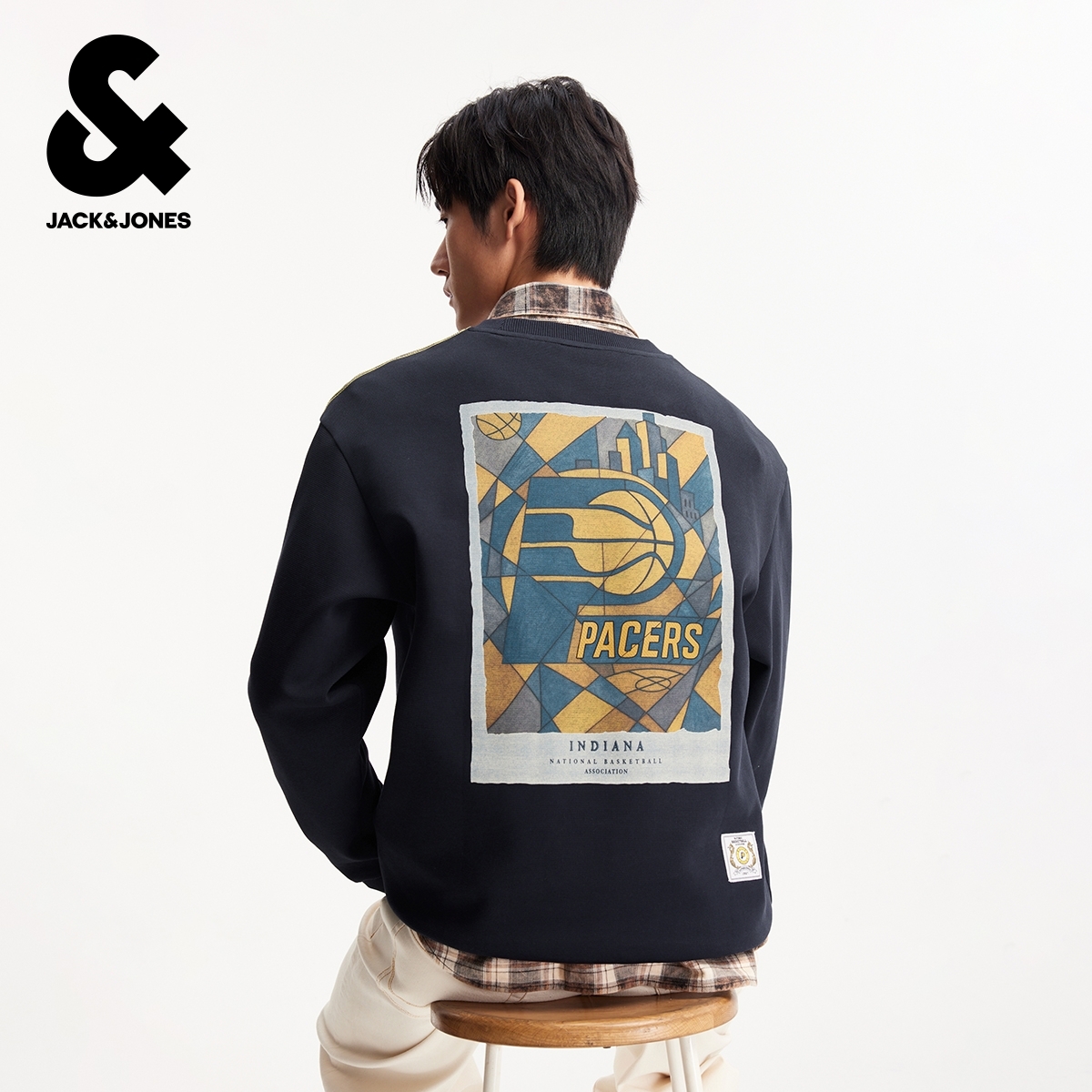 杰克琼斯春季卫衣NBA联名宽松圆领步行者队字母刺绣舒适百搭潮