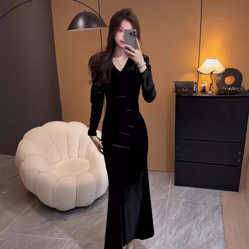 法式赫本风名媛气质丝绒连衣裙女春秋新款收腰显瘦长裙D4152