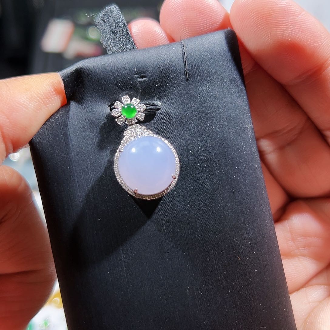 翡翠吊坠(不含链)18K金镶嵌吊坠