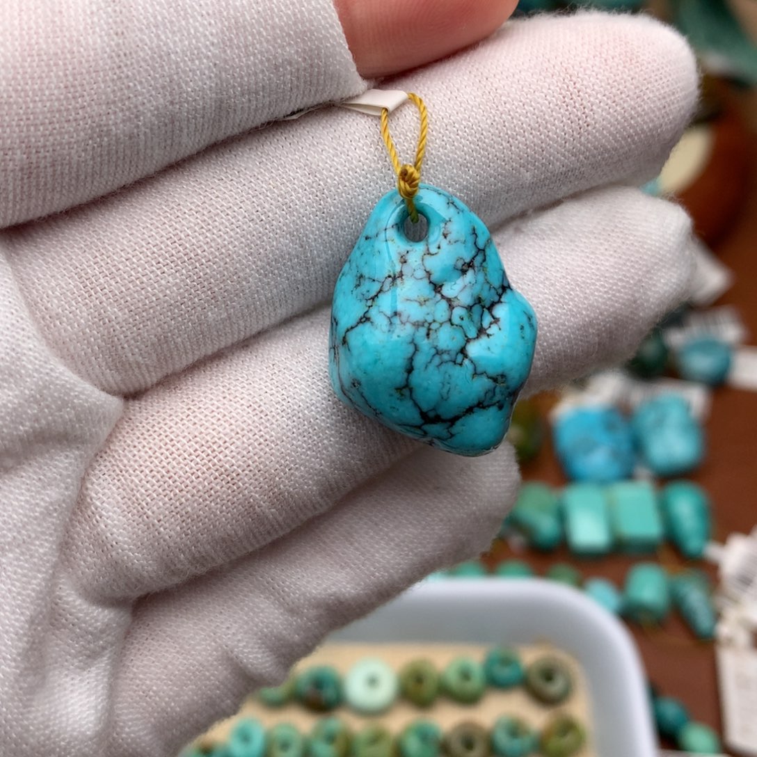 绿松石未镶嵌珠宝奇石