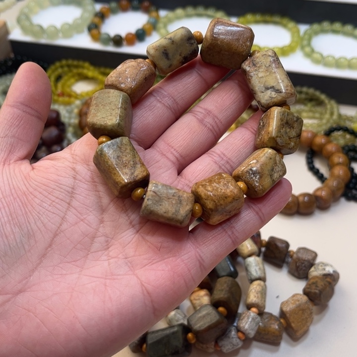 岫岩河磨玉（透闪石质玉）未镶嵌手链