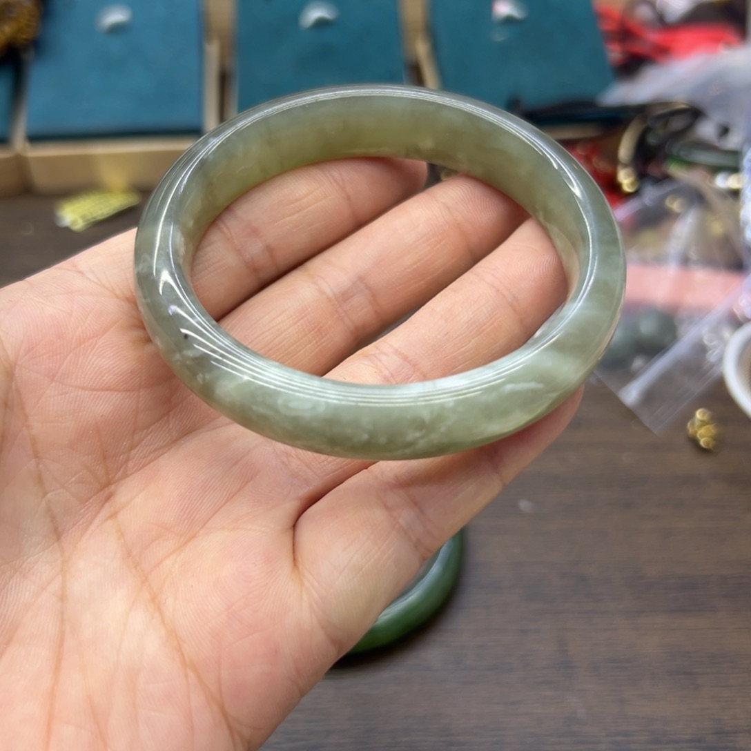 和田玉未镶嵌手镯58.7圈围122