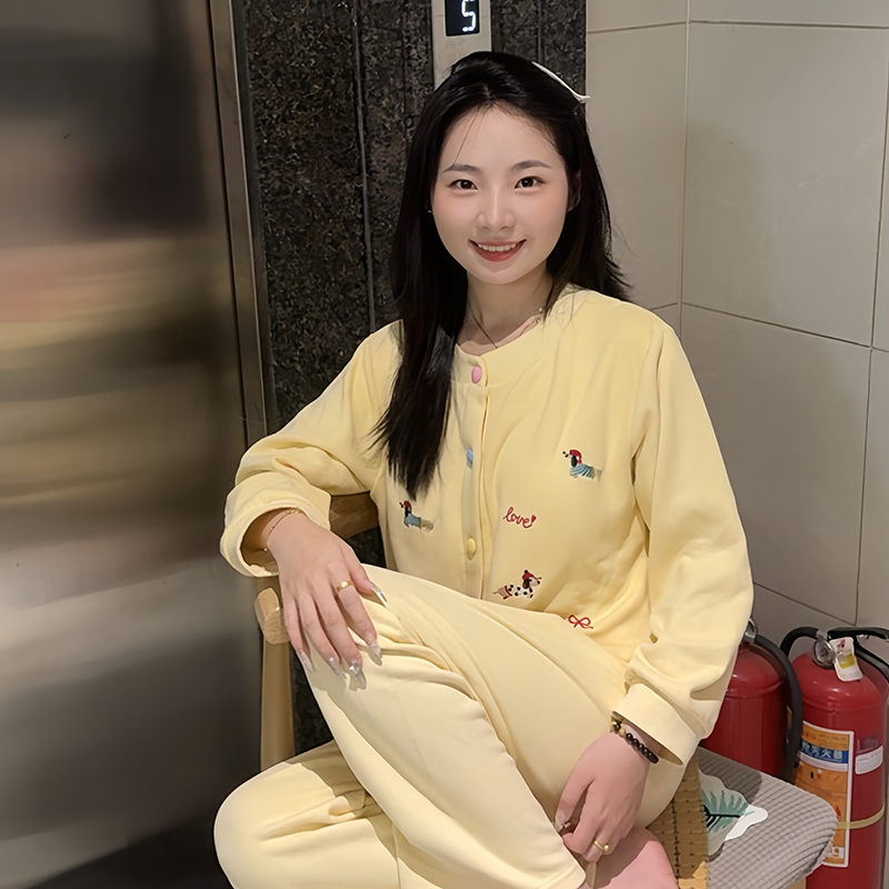 17号 A05 黑皮hellokitty睡衣豹纹裤加胸垫外穿