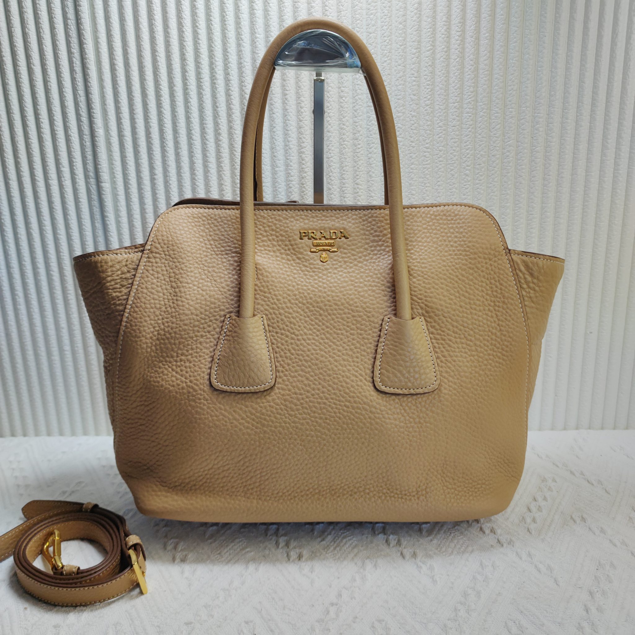 95新 Prada/普拉达 女士经典时尚卡其色牛皮单肩包斜挎包二奢包包