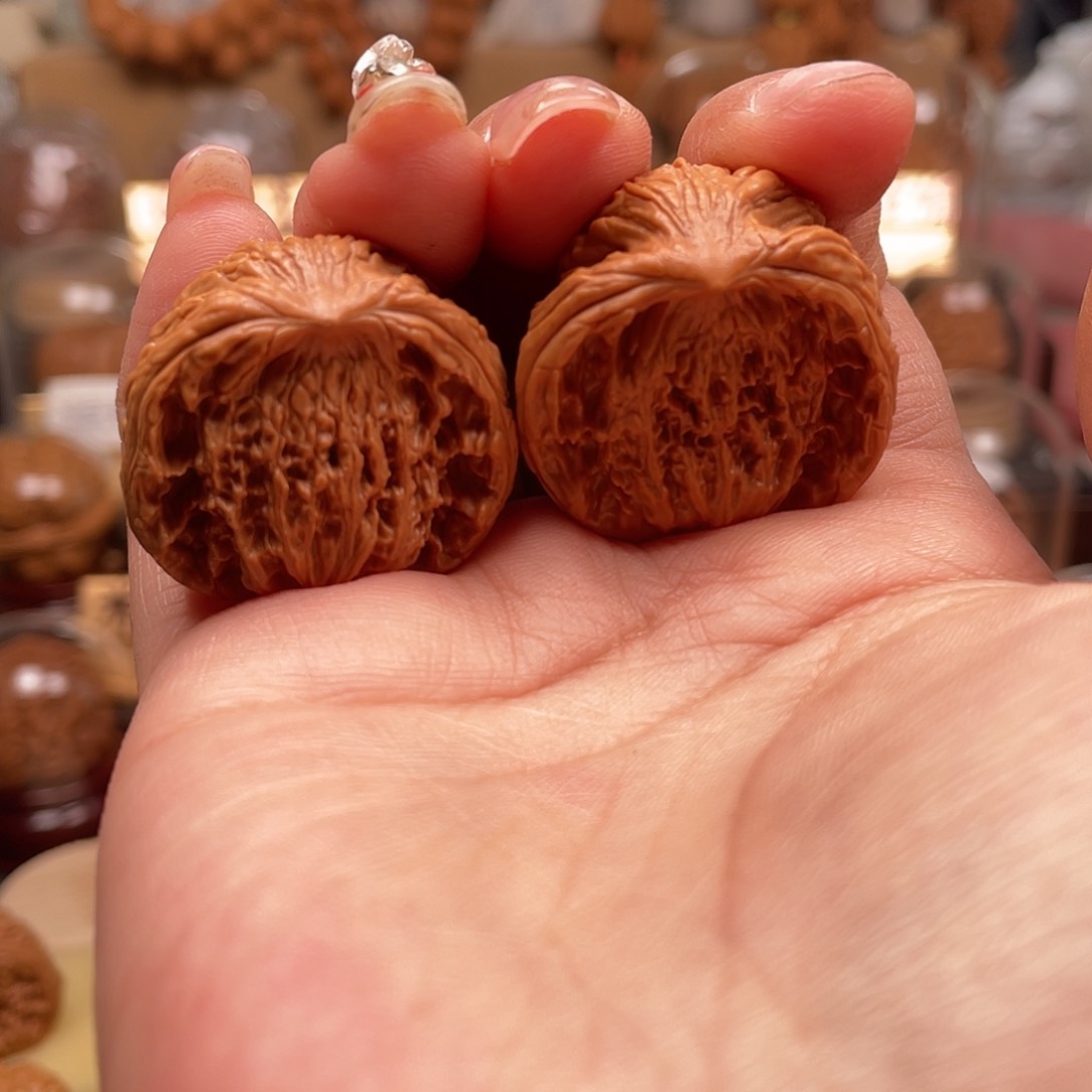 文玩核桃把件虎头王蛇头