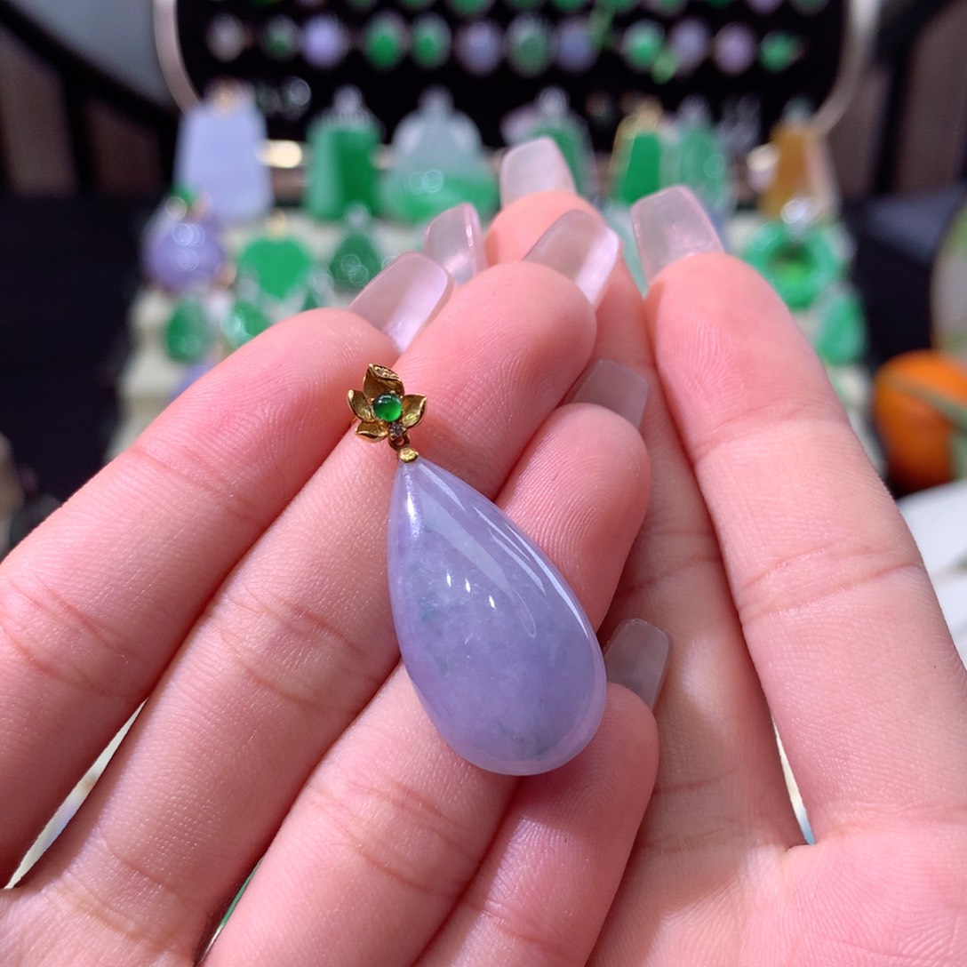 翡翠颈饰18K金镶嵌翡翠