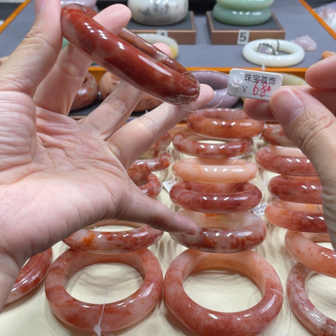 石英质玉手镯未镶嵌大*儿