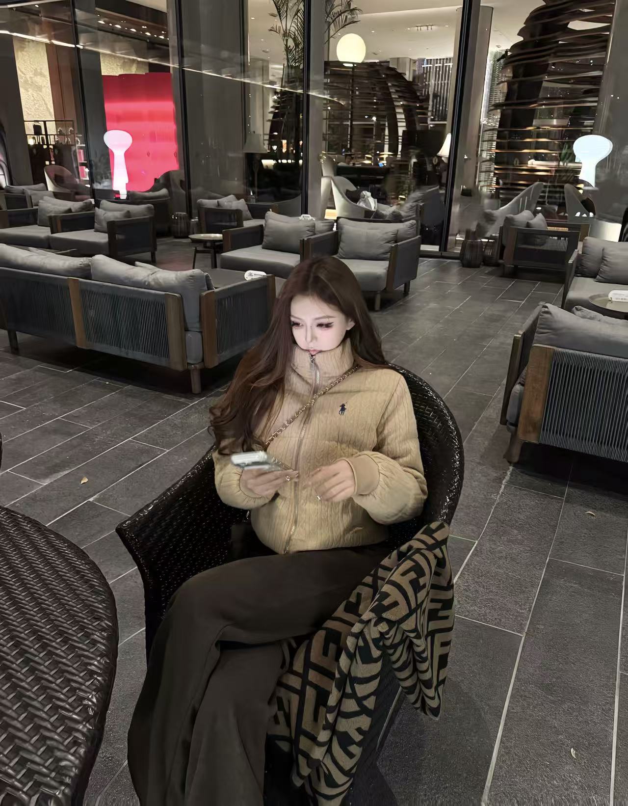  【TTONG】冬季刺绣立领短款羽绒服（299）