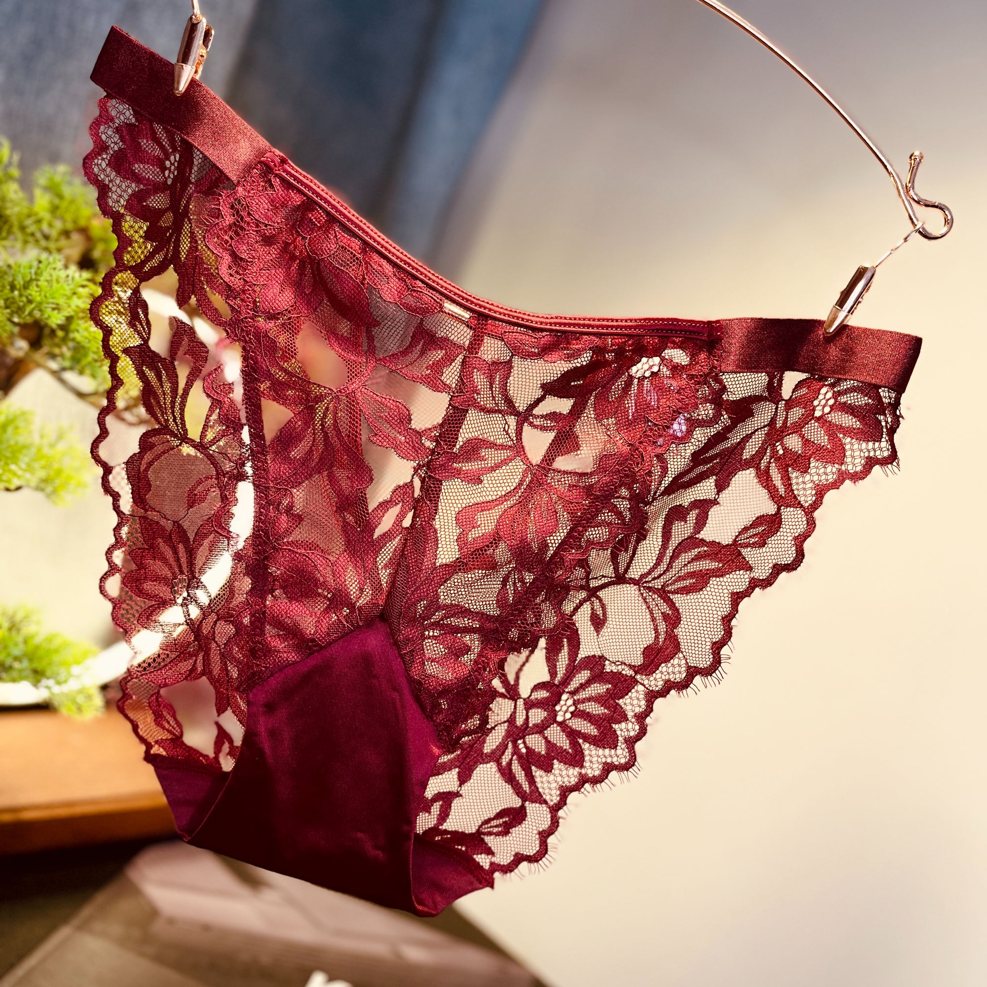 法式透气性感诱惑无痕蕾丝刺绣镂空女内裤舒适火辣女士三角内裤
