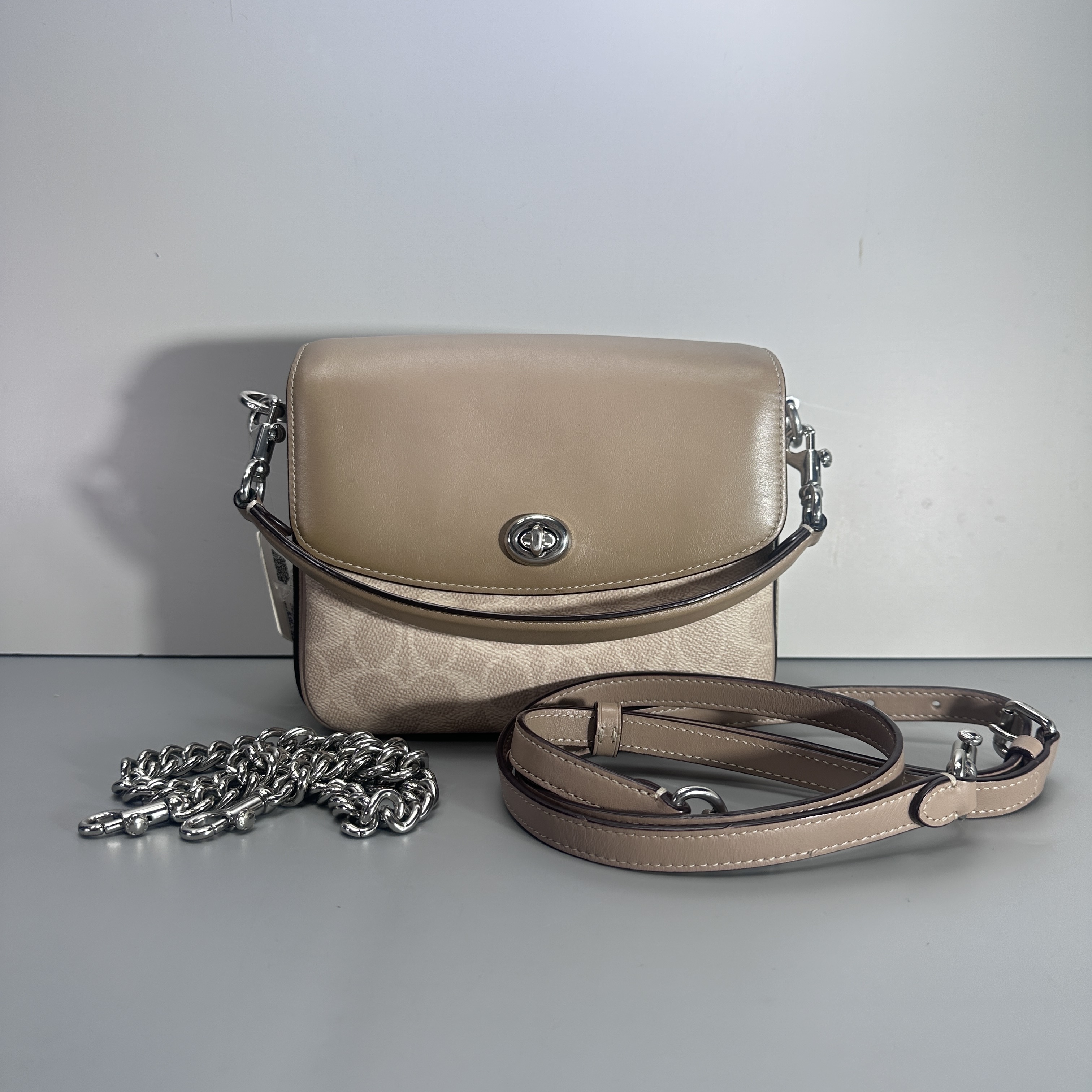 90新 COACH/蔻驰 cassie19奶茶老花邮差包19*16*8cmM072508