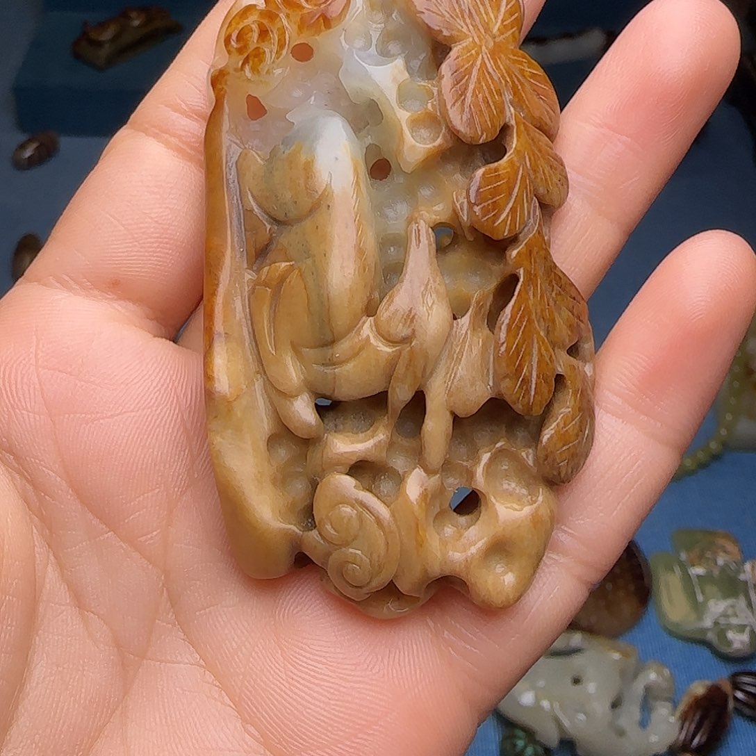 和田玉未镶嵌颈饰鸿***玩