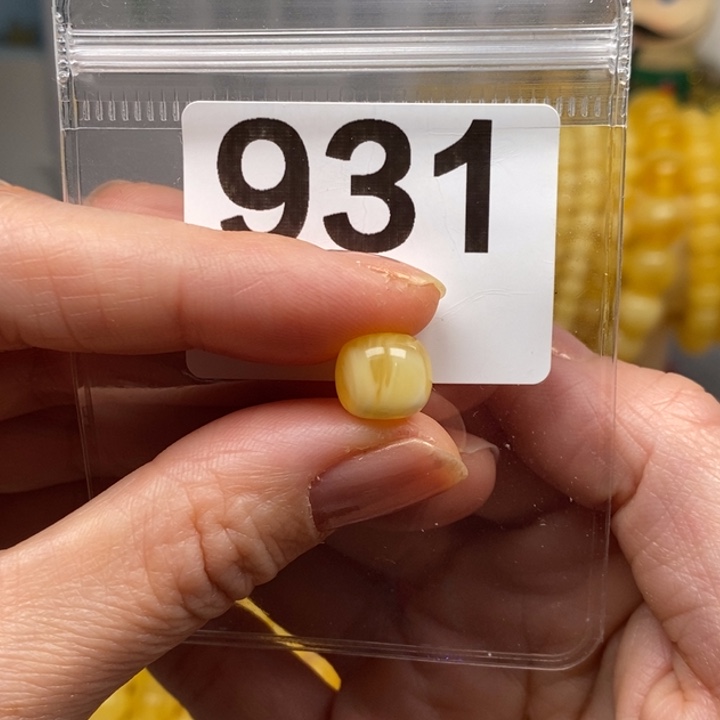 夾***辣蜜蜡未镶嵌裸石10