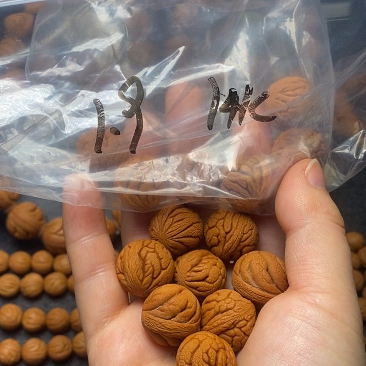 吊坠桃核秦岭山野生桃核