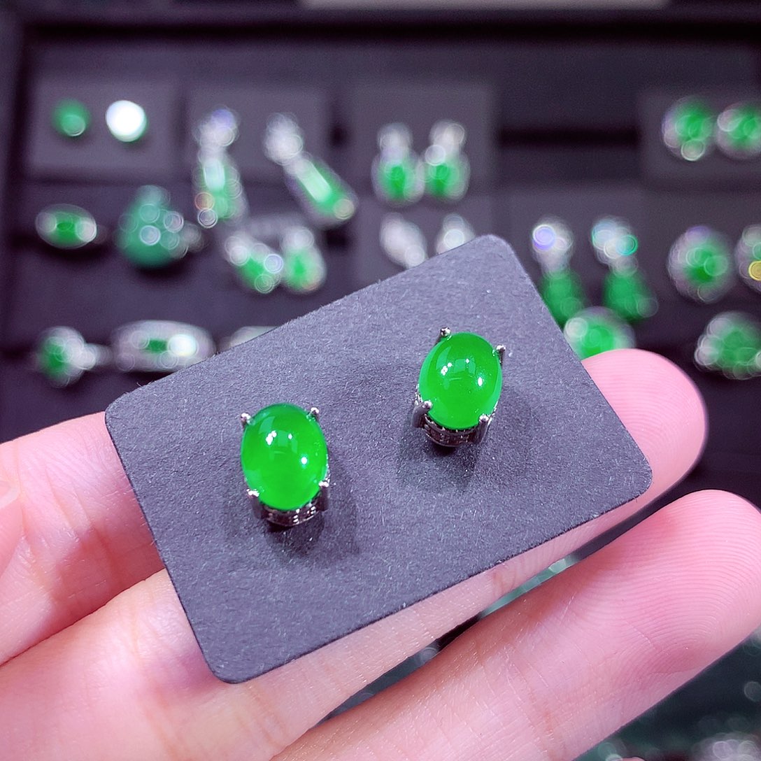 颈饰未镶嵌翡翠天然