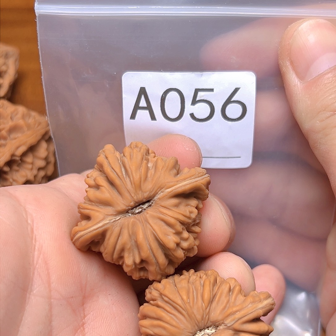 文玩核桃吊坠40➕四座楼