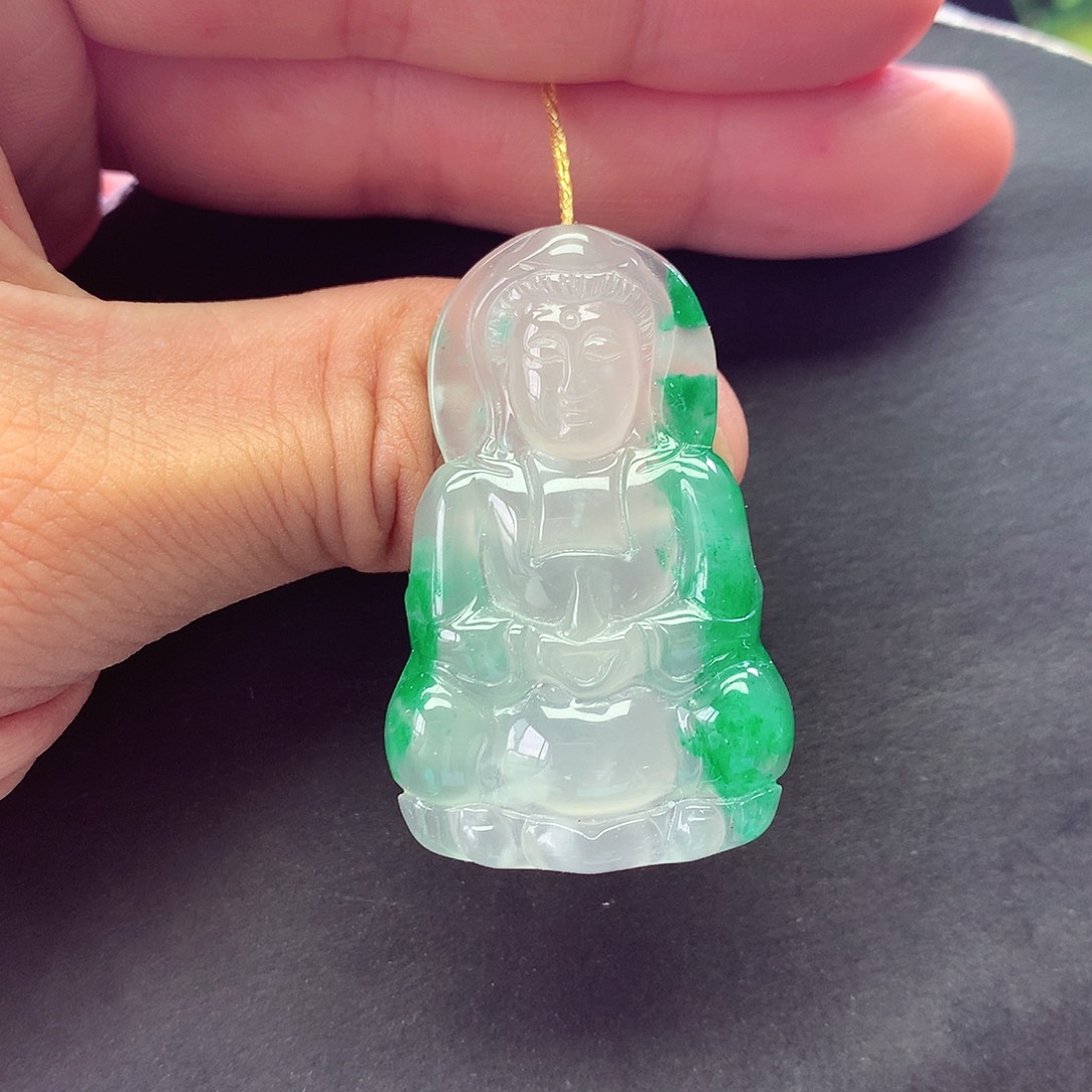 石英质玉未镶嵌颈饰