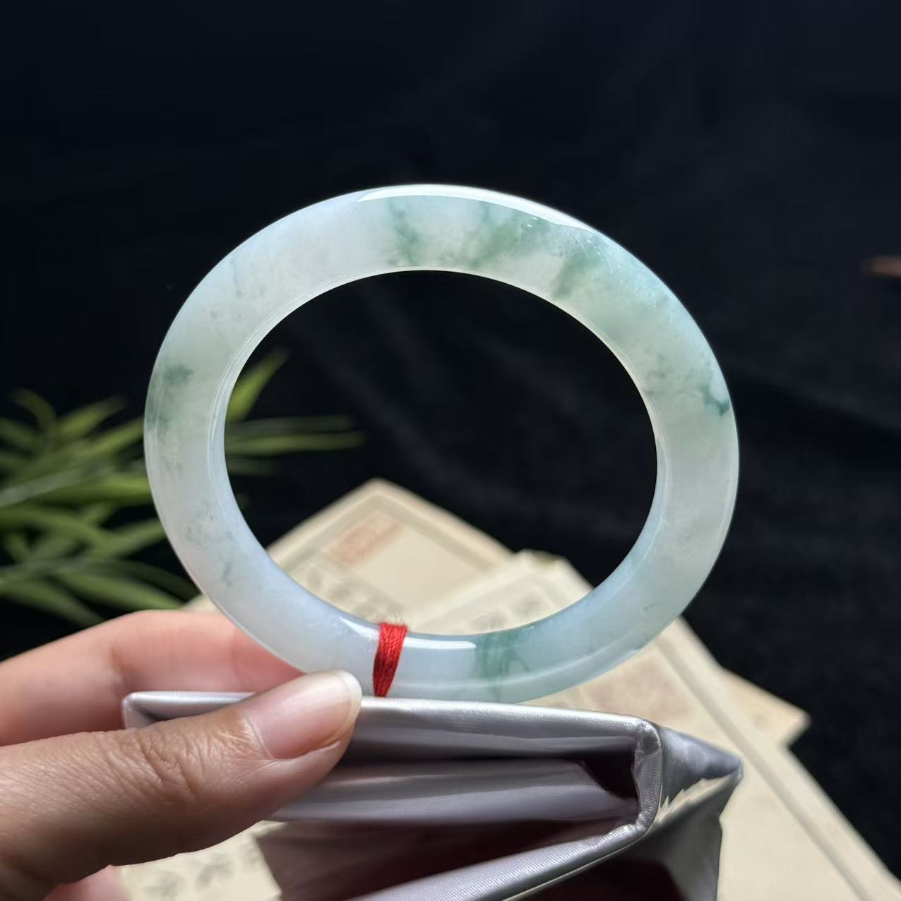 思懿珠宝   翡翠手镯56圈-39800-2