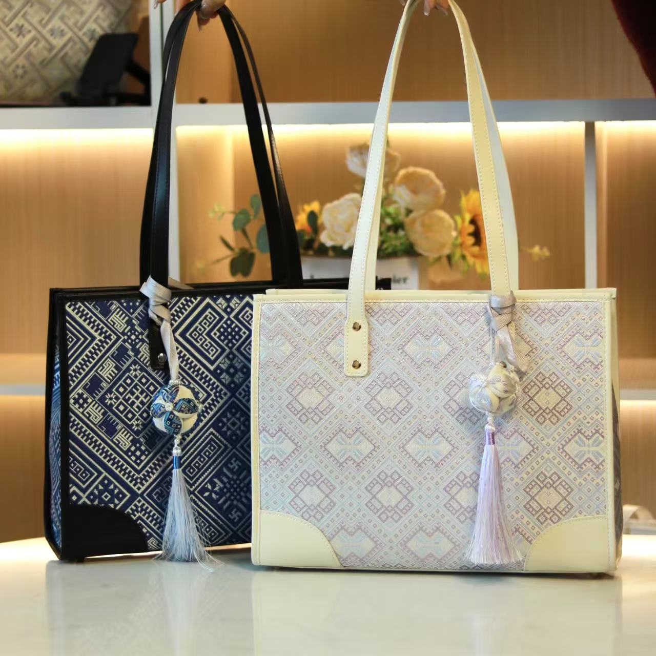 广西休闲小众壮锦布艺包托特包手提单肩包蓝色广西壮锦壮锦包包